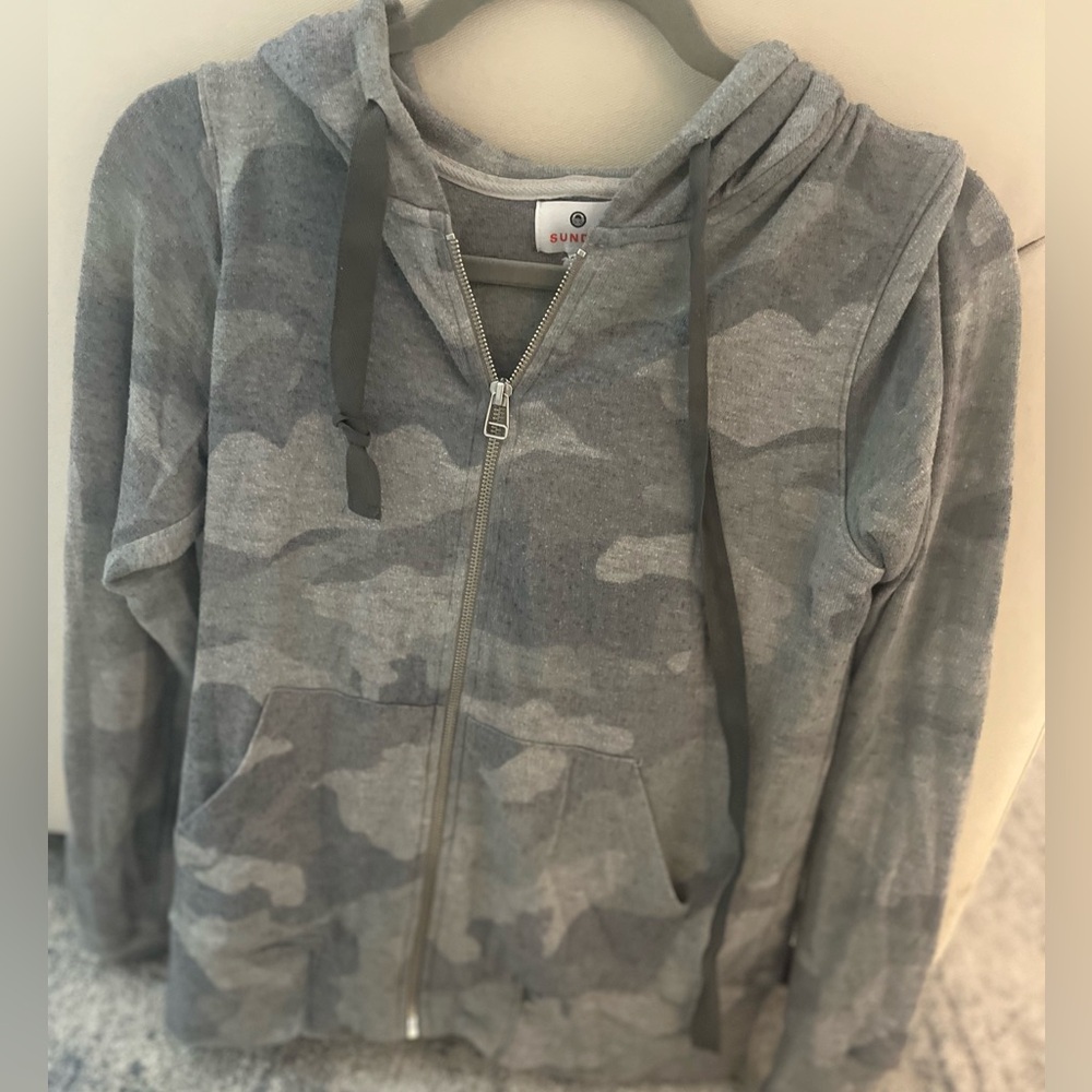 SUNDRY CAMO ZIP UP HOODIE